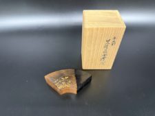 髙橋正良　小菊　黒柿扇面香合　共箱